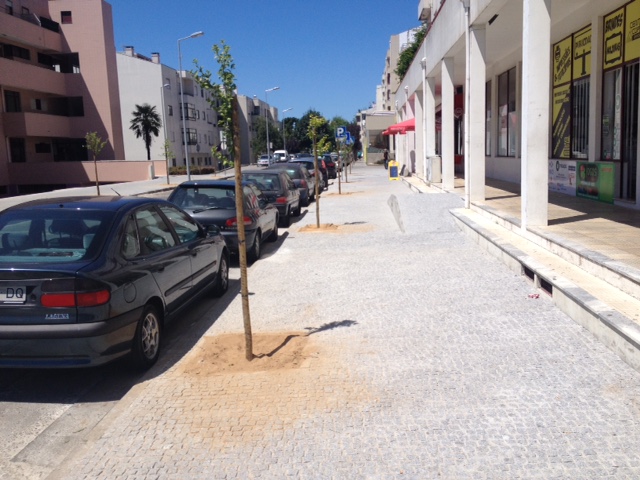 Obra de requalificação dos passeios na Avenida João Paulo II