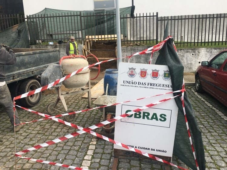 Construção de coberturas na Escola Básica António Fogaça